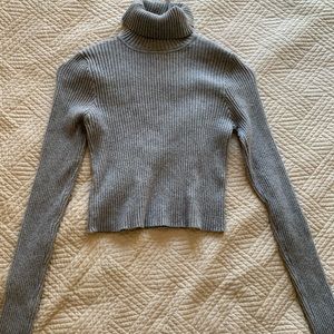 Cozy Gray Cropped Turtleneck Sweater